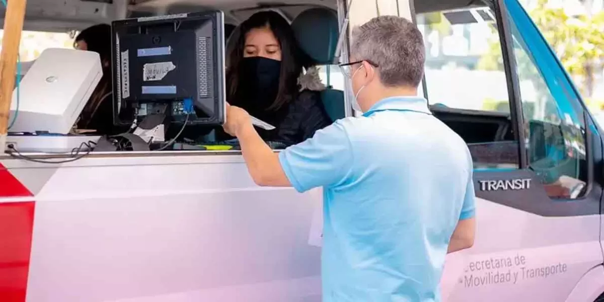 Unidades móviles recorren Puebla para renovar licencia de conducir