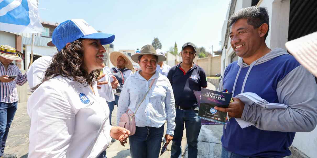 Guadalupe Cuautle lleva propuestas de seguridad a habitantes de San Francisco Acatepec