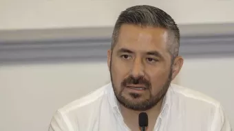 Desmiente Adán Domínguez entrega ilegal de plazas en el Ayuntamiento