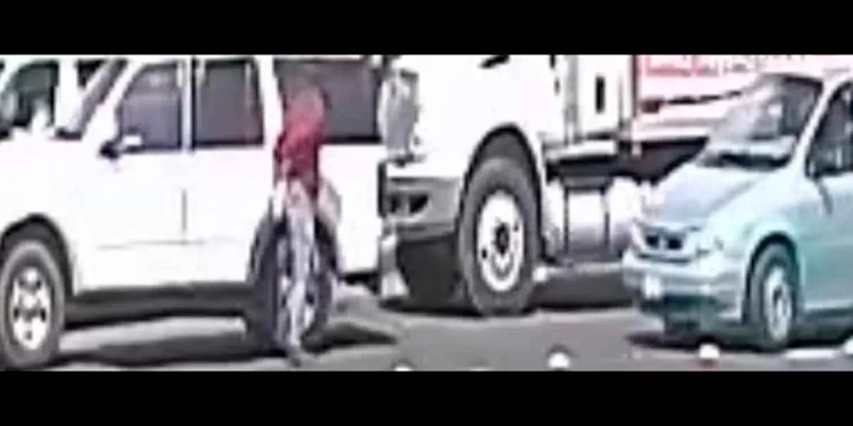 En Texmelucan, sujetos armados roban camión de carga; denuncian falta de apoyo de autoridades