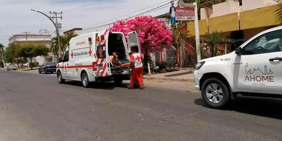 IMÁGENES FUERTES. Se electrocuta trabajador y cae desde azotea en Los Mochis, Sinaloa