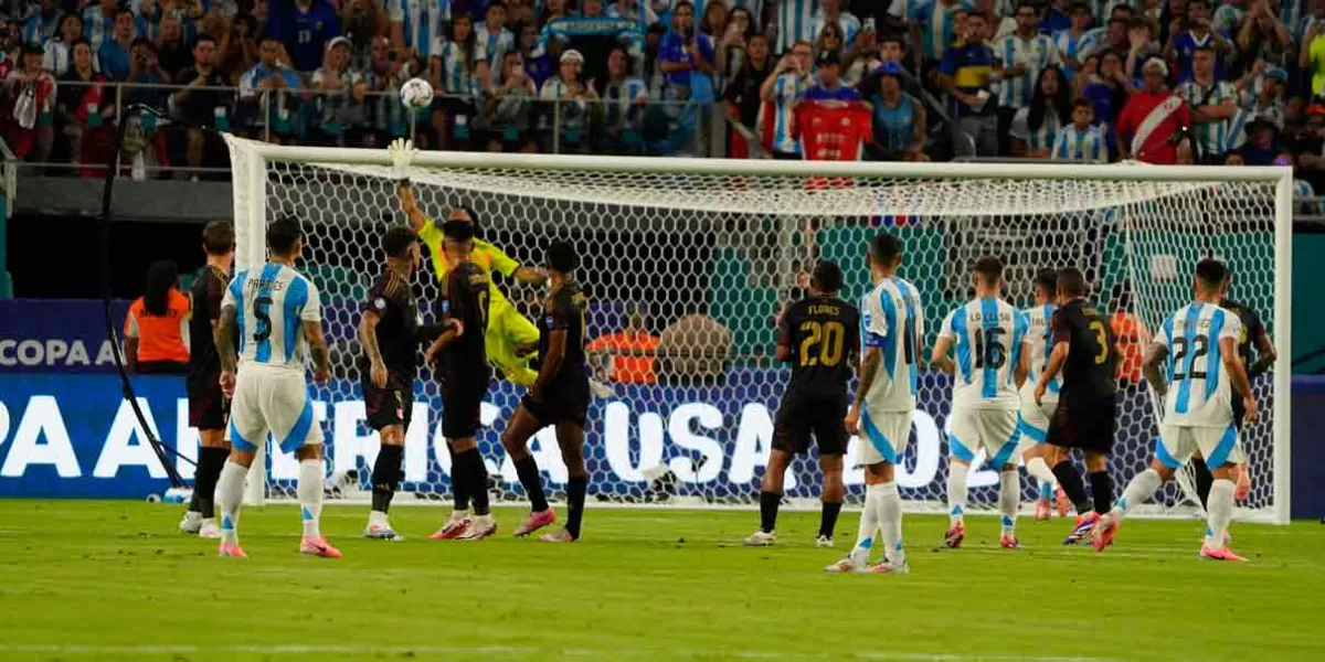 Argentina va de panzazo a semifinales 