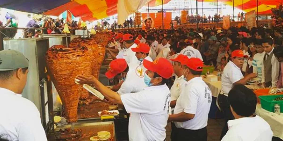 Regalan miles de tacos al pastor en honor a San Nicolás Tolentino