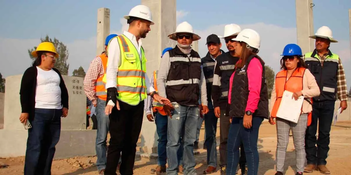 Supervisan David Aysa y Dulce Rivera construcción del Mercado San Ramón