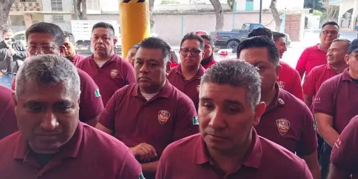 Bomberos de Tehuacán piden aumento salarial y equipamiento adecuado