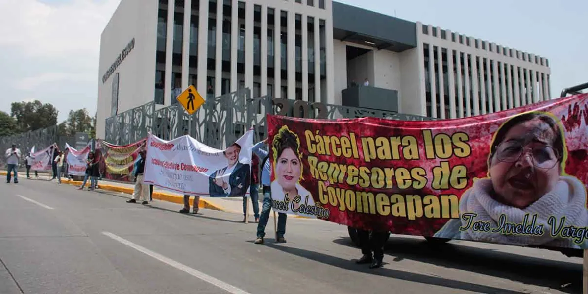 Acusan a diputada del asesinato de activista en Coyomeapan; exigen juicio político