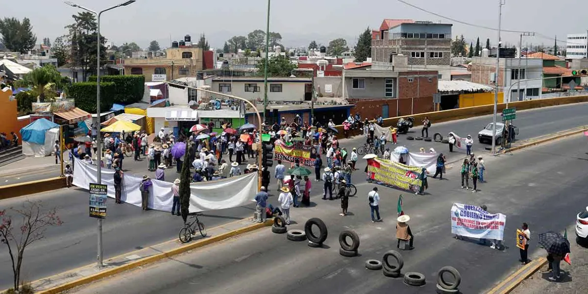 Pueblos Originarios bloquean carretera en protesta contra invasión inmobiliaria