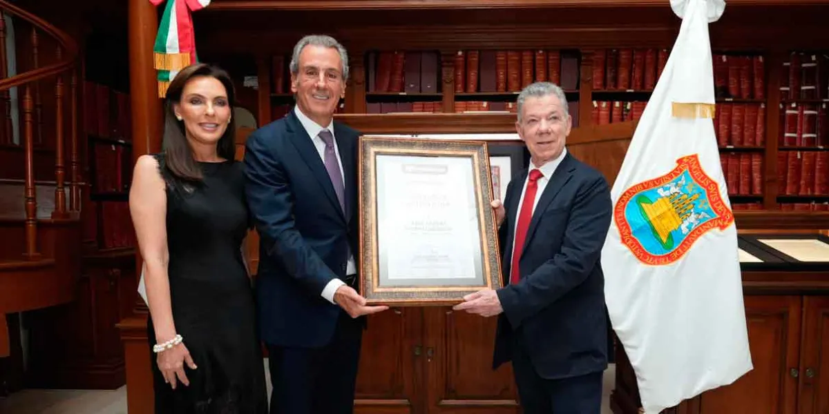 Intercambiaron experiencias y fue reconocido como visitante distinguido
