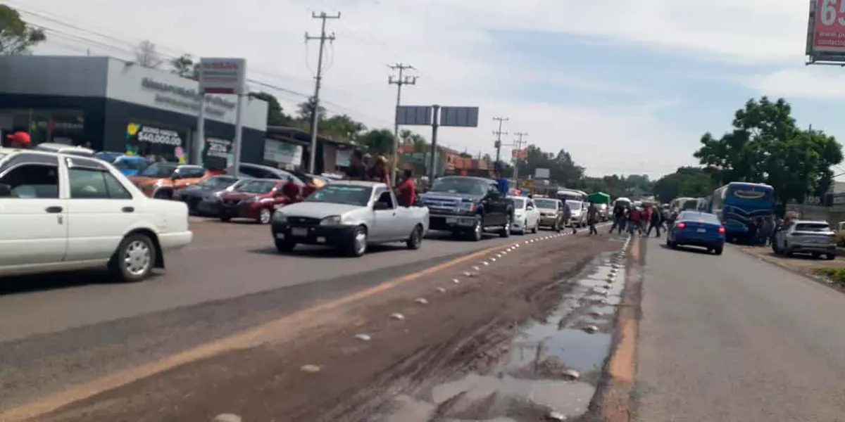 Disturbios en Atlixco: comerciantes ambulantes exigen espacios y desatan enfrentamientos