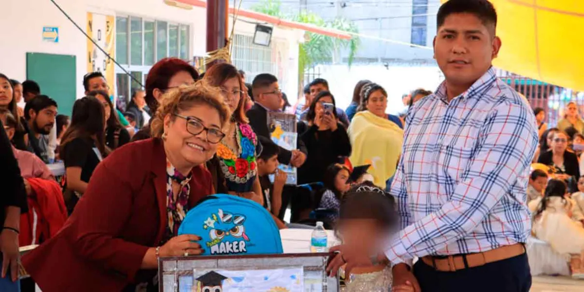 La Presidenta del SMDIF acompañó a las niñas y niños que concluyeron una etapa fundamental en su formación académica y personal