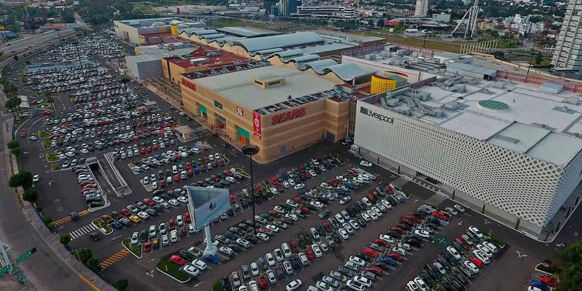 Denuncian agresión física en Sears Angelópolis: mujer golpea a clienta en área de muebles