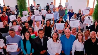 Capacitan y reciben constancias prestadores de servicio de Chignahuapan y Huauchinango