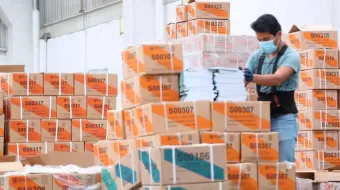 Puebla inicia distribución de libros de texto, pese opositores