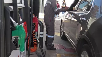 Por cada litro de gasolina y diésel, IEPS fluctuará entre 3.20 y 4.99 pesos