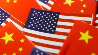 Restringe  China exportaciones a EU como respuesta a Biden 