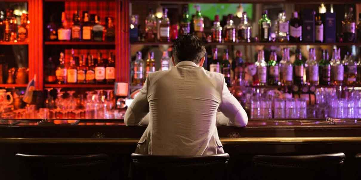 11 decomisos de alcohol a bares clandestinos de la capital