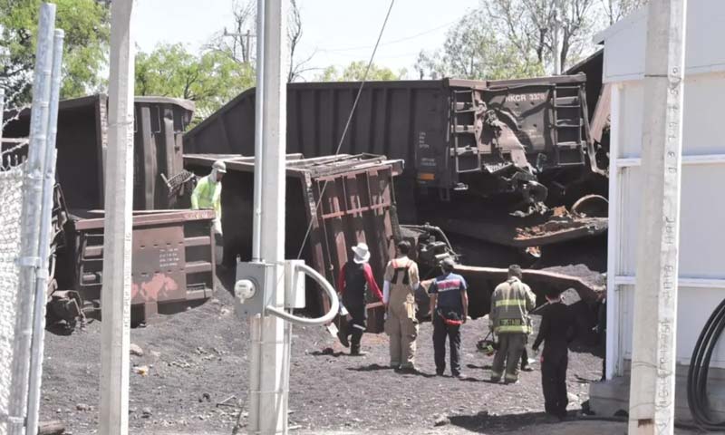 24 vagones de Ferromex salen de las vías en Aguascalientes y dejan víctimas mortales