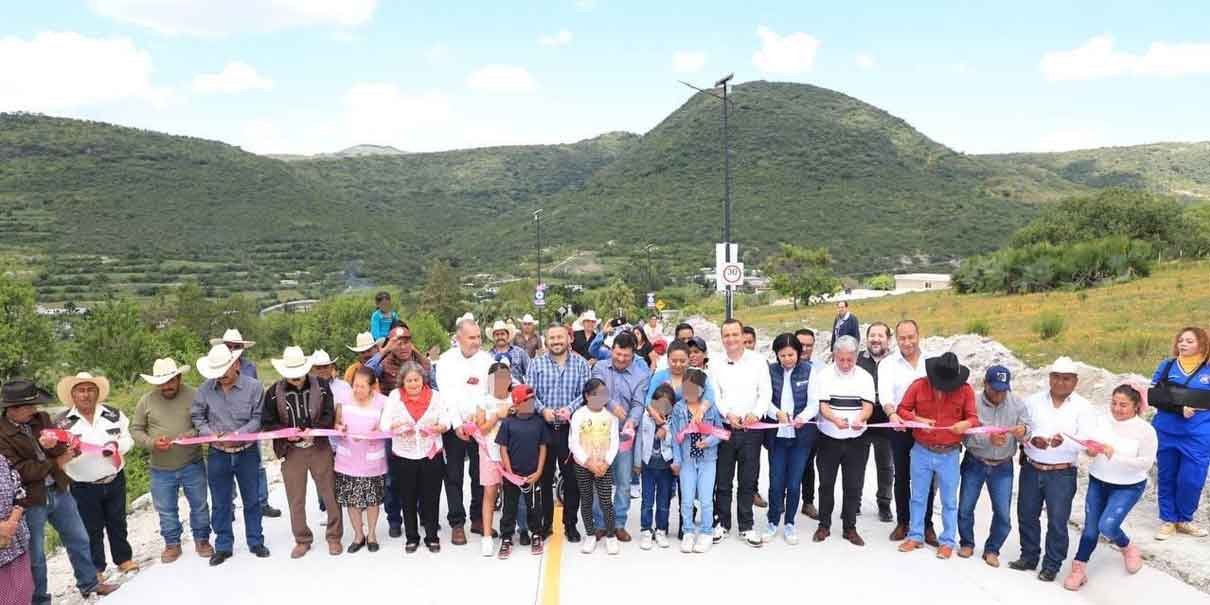 Adán Domínguez entrega tres obras en San José El Aguacate