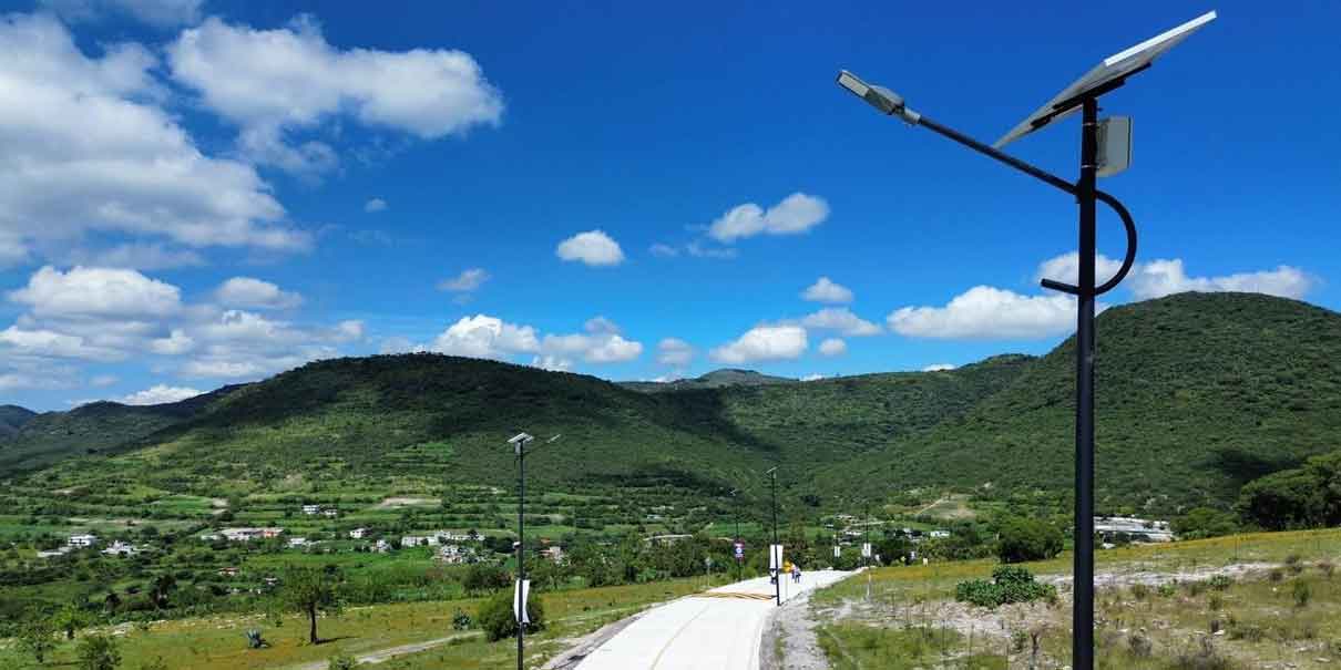 Adán Domínguez entrega tres obras en San José El Aguacate