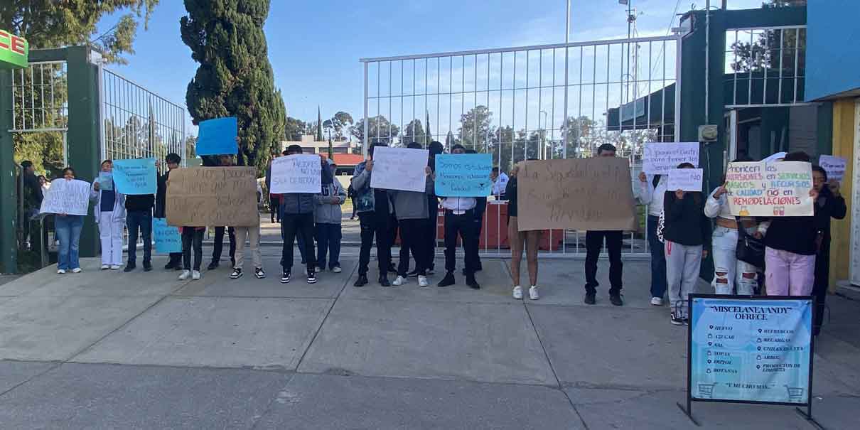 Exigen seguridad alumnos de la UTP, cierran accesos al plantel