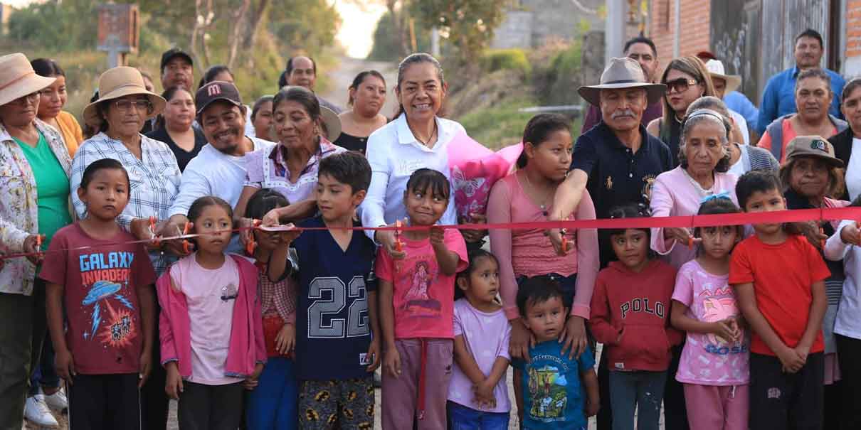 Ariadna Ayala entregó obras en colonias y juntas auxiliares de Atlixco