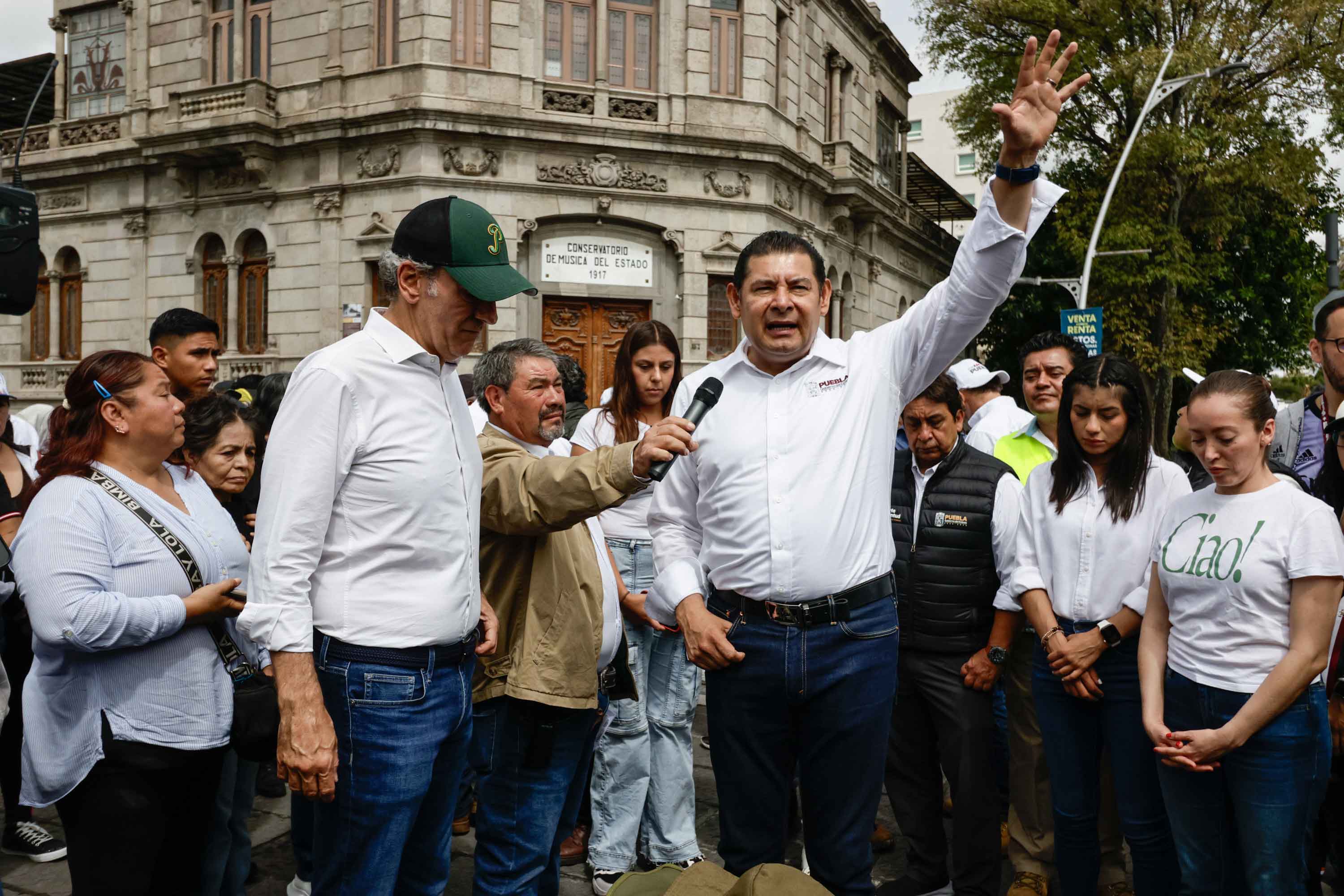 Armenta y Chedraui impulsan Faena Comunitaria número 25 y anuncian escuelas de fútbol en Puebla