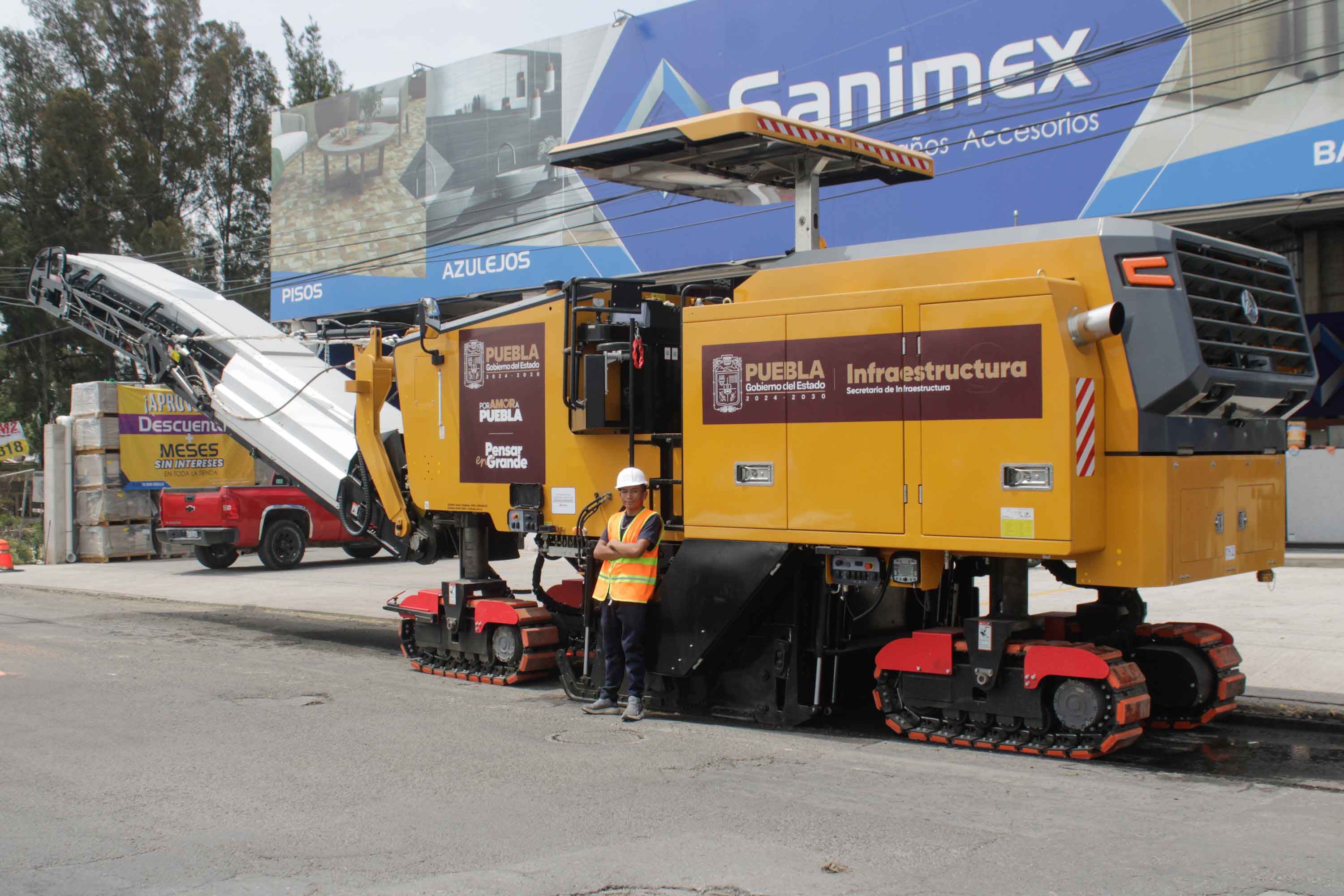 Arranca rehabilitación de la carretera Totimehuacan–San Baltazar Tetela con apoyo de PEMEX