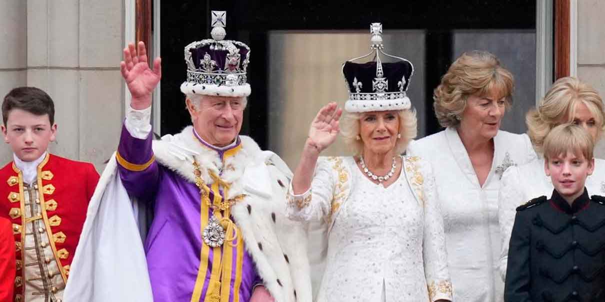 Carlos III llega al trono con Camila, su verdadero amor
