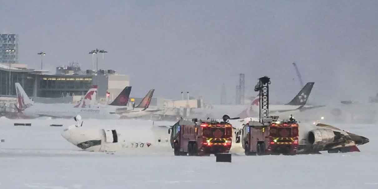 El dramático VIDEO del aterrizaje del avión Delta en Toronto que terminó volcado