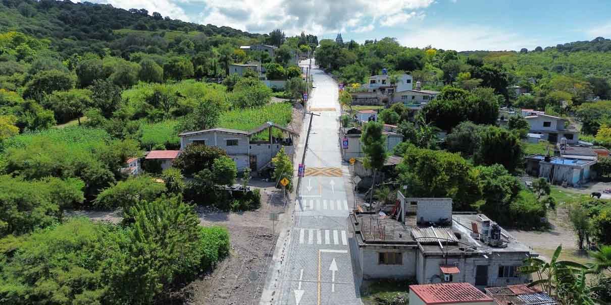 Adán Domínguez entrega tres obras en San José El Aguacate