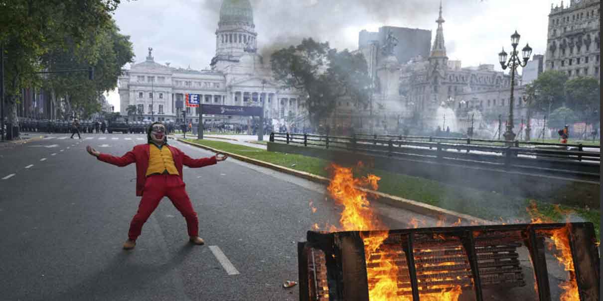 Brutal represión en Buenos Aires jubilados y manifestantes enfrentan violencia desmedida2.jpg