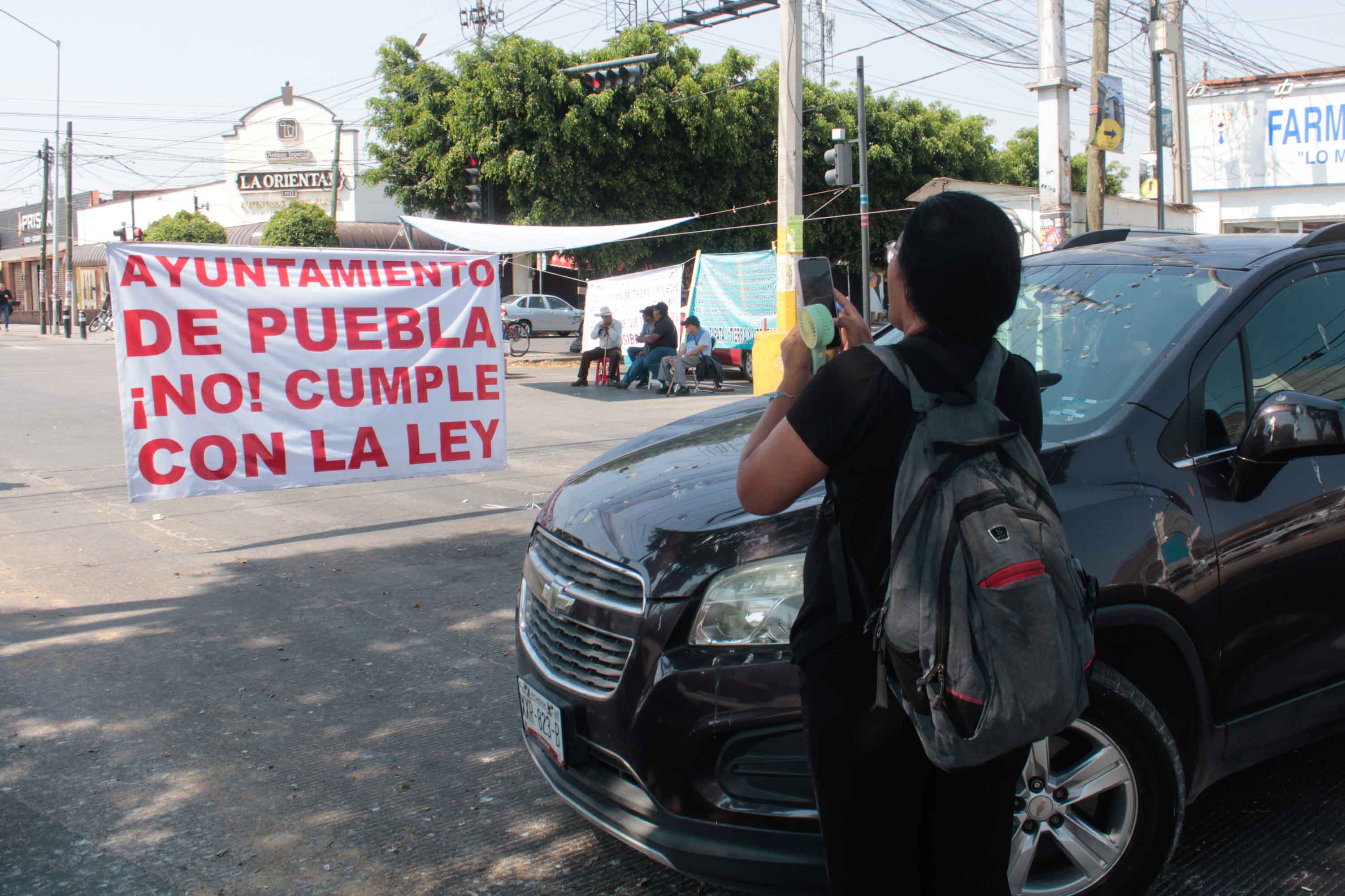 Bulevar Valsequillo y avenida Las Torres sin paso, sigue el bloqueo de ejidatarios