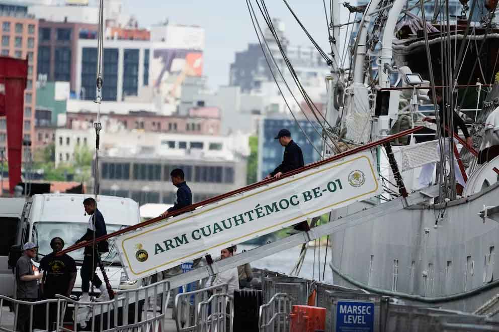 Buque Cuauhtémoc pidió auxilio tres veces antes de chocar con el Puente de Brooklyn