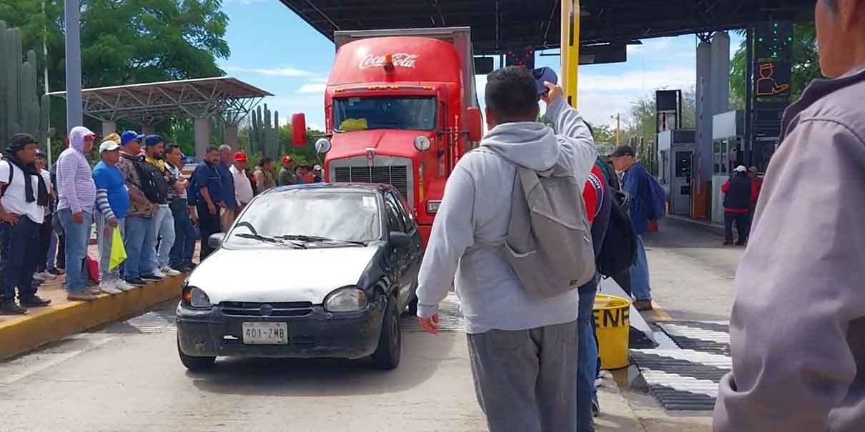 Por adeudo de 75 mdp, cañeros cerraron la carretera Cuacnopalan-Oaxaca