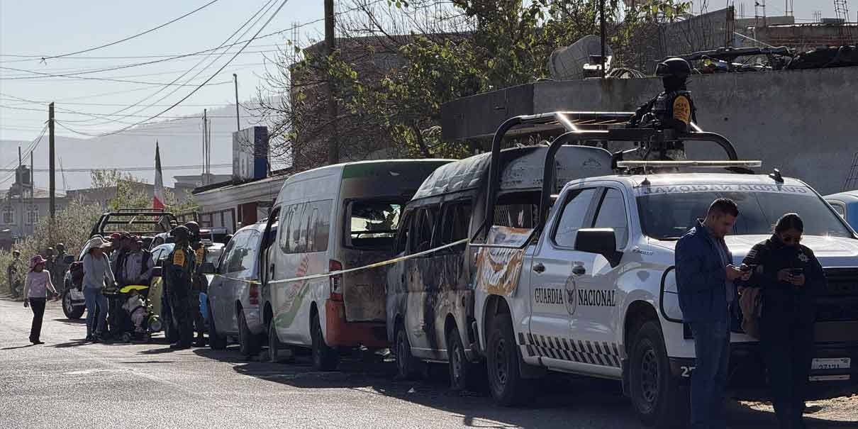 Calcinan cuatro unidades de la ruta Malacatepec por riña entre concesionarios y choferes