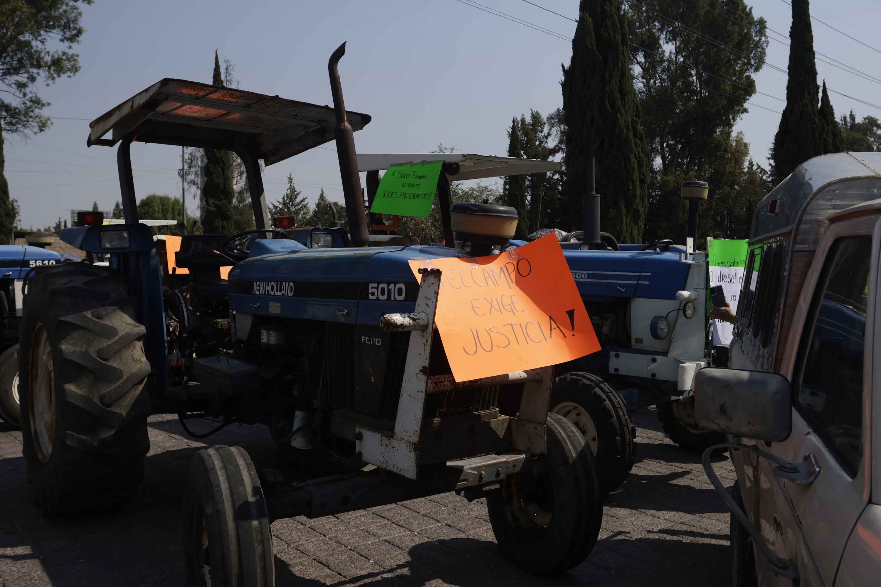 Campesinos bloquean la autopista Puebla-Orizaba y el SAT Angelópolis
