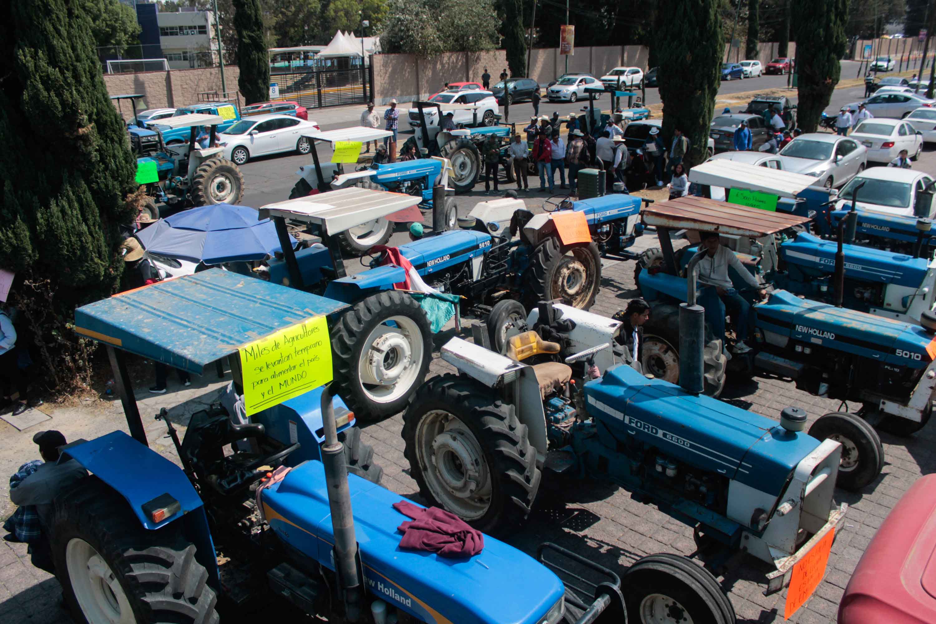 Campesinos bloquean la autopista Puebla-Orizaba y el SAT Angelópolis