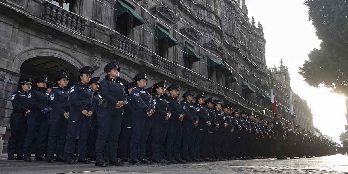 Encabeza Pepe Chedraui pase de lista a fuerzas municipales en el Zócalo de Puebla