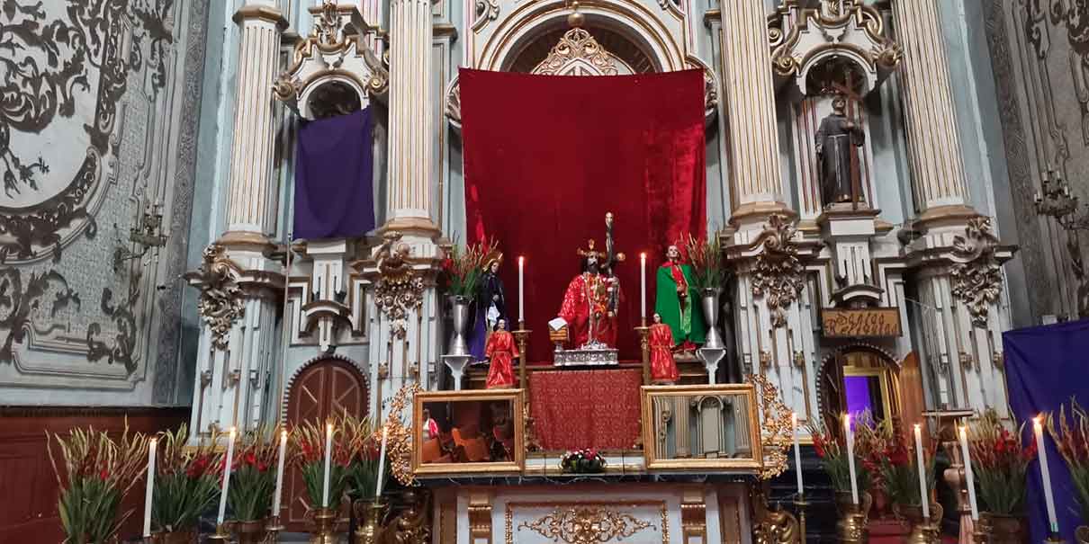 Alistan altar de Jueves Santo en parroquia de Ciudad Serdán