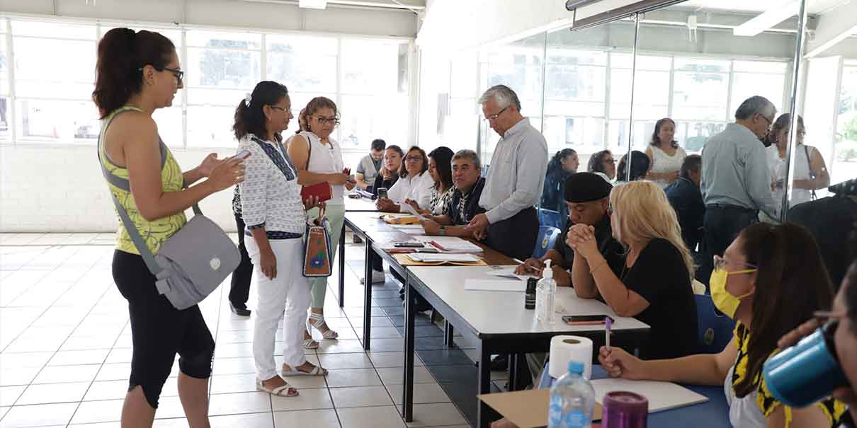 Comenzó la “operación magisterial” durante votaciones del SNTE en Puebla