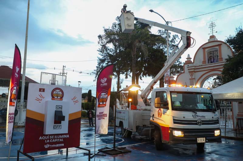 Con Puebla Brilla, Pepe Chedraui lleva luz y modernidad a San Pedro Zacachimalpa