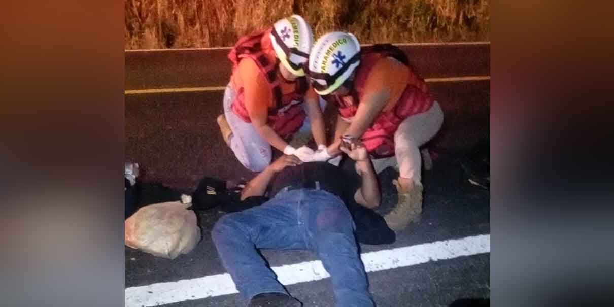 Tras ser arrollado, motociclista terminó en hospital con lesiones graves