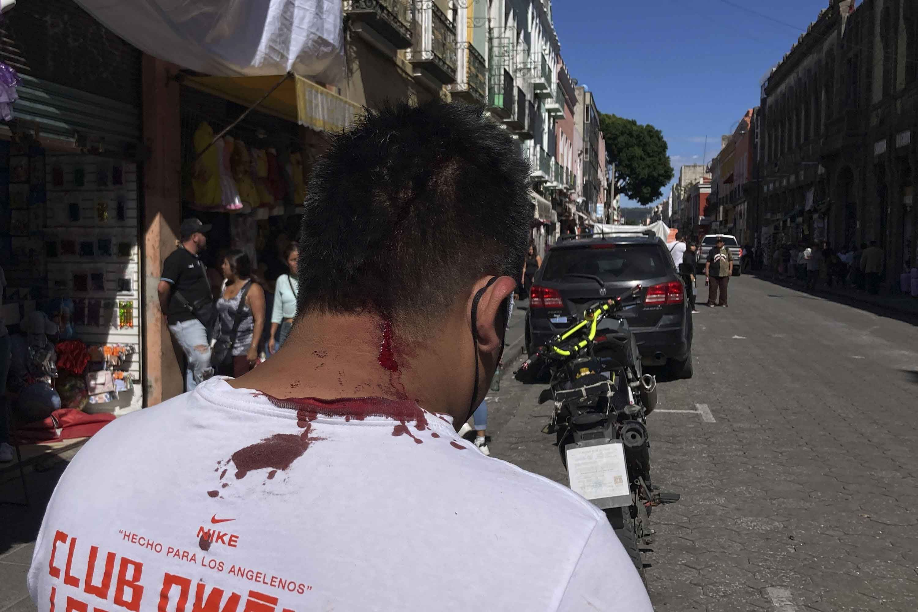 Conflicto por espacios públicos entre ambulantes en Puebla sigue bajo atención