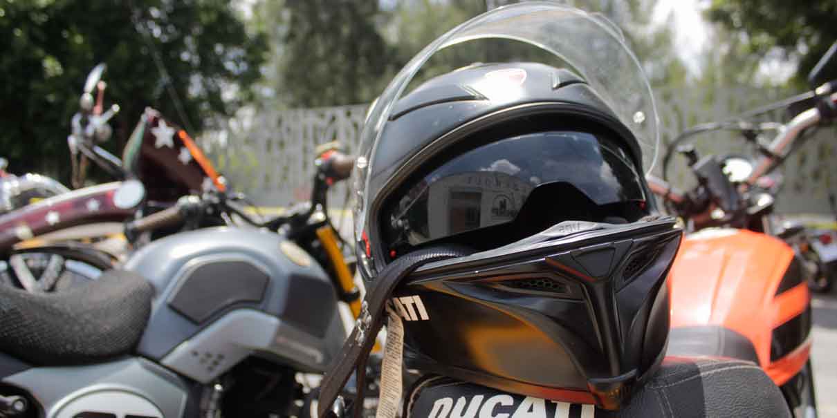 Congreso de Puebla mantendrá el uso obligatorio de chaleco y casco para motociclistas