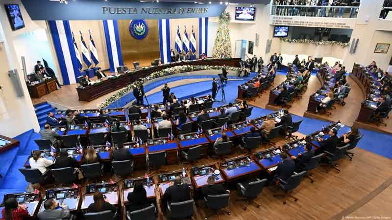 Congreso salvadoreño avala reforma que permite a Bukele reelegirse sin límite