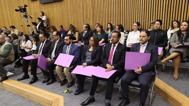 Controversia en el INE: candidatos con promedio insuficiente reciben constancias