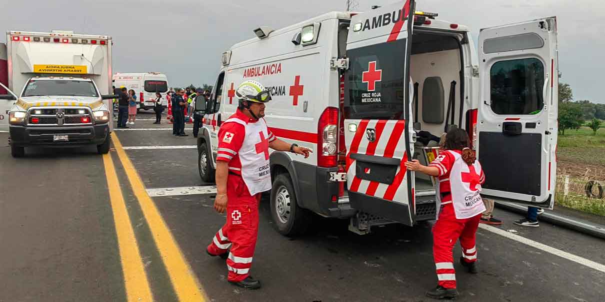 Cuatro muertos deja volcadura de autobús en la Puebla-Tlaxcala
