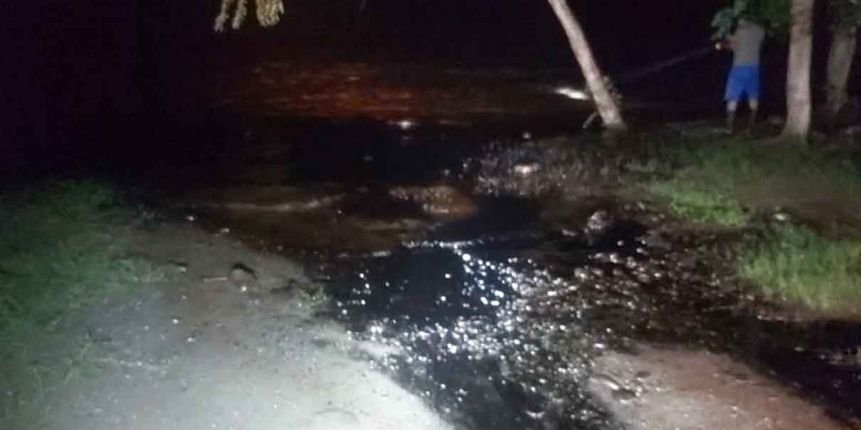 Ruptura en ducto de PEMEX causa desastre ambiental en Jalpan