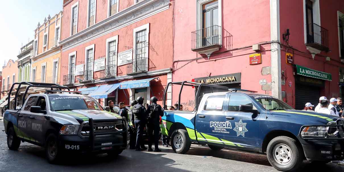 Despliegan operativo contra ambulantes en Centro Histórico de Puebla