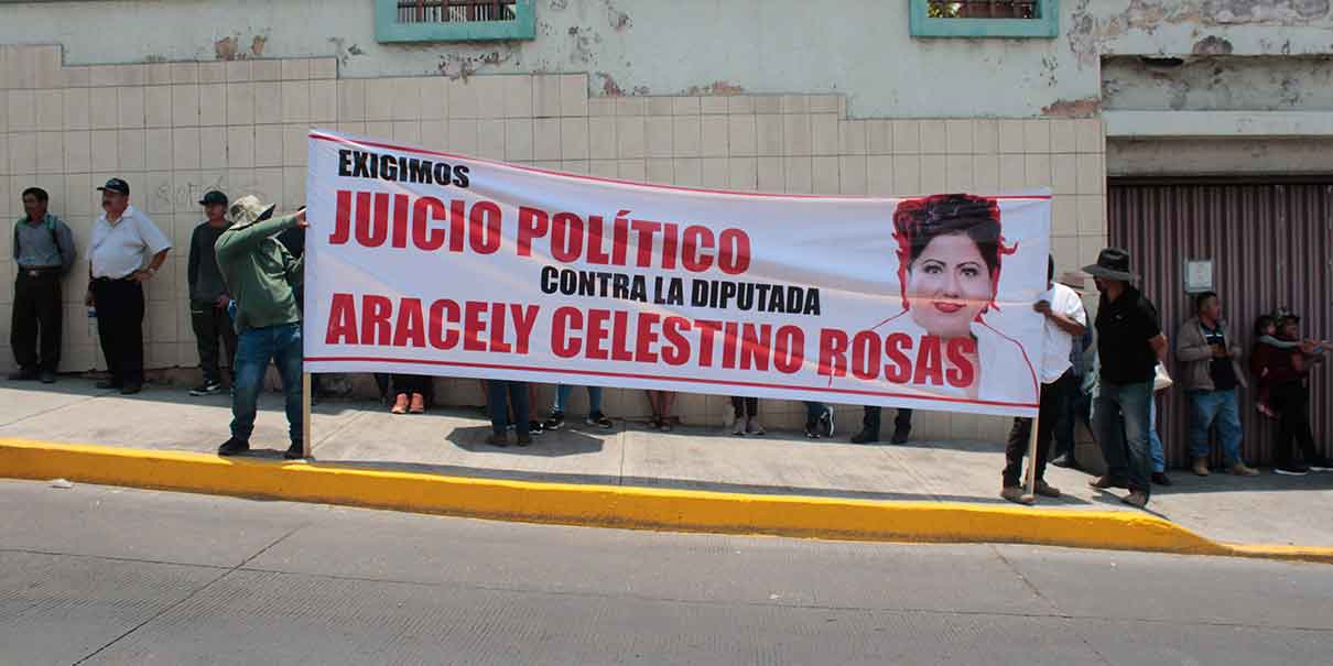 Protesta en el Congreso de Puebla